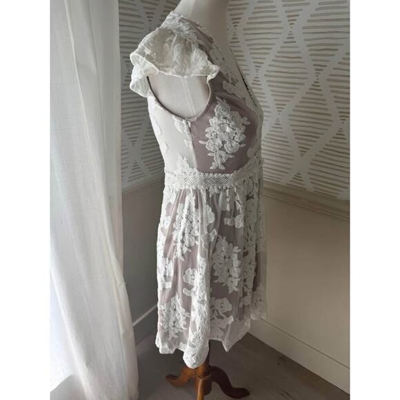 Main Strip Women’s Large Lace Mini Dress - Picture 5 of 6